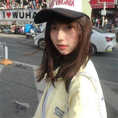 倒挂的爱丽丝